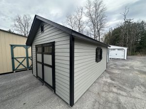 12x16 Manor w/ Lapp Siding